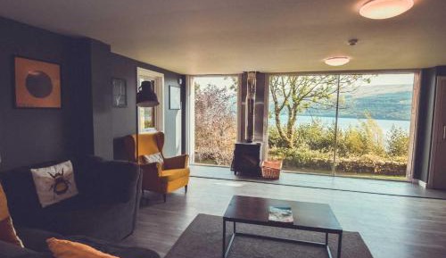 Family Room with Lake View