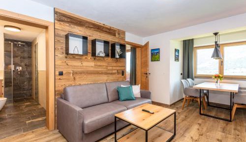 Apartment with Lake View