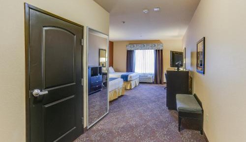 Standard Queen Room with Two Queen Beds