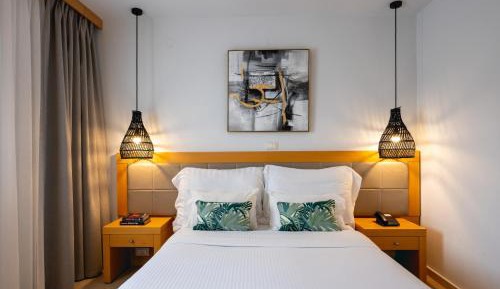 Suite with Side Sea View