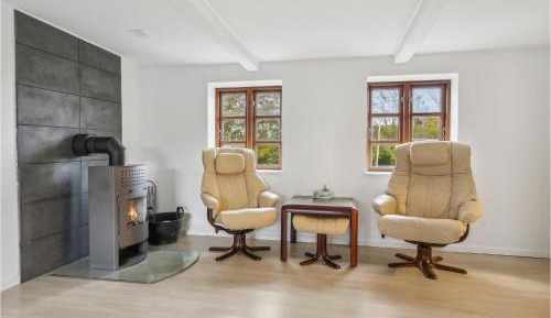 One-Bedroom Holiday Home