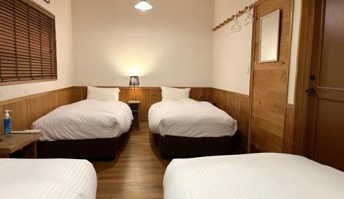 Quadruple Room with Shared Bathroom