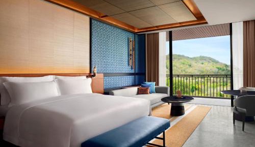 Flores Suite, partial Sea View 
