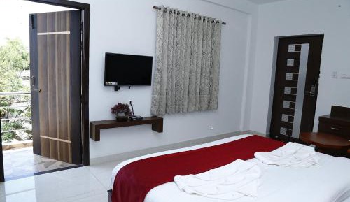 Deluxe Double or Twin Room