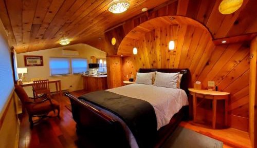 Cottage with Garden View