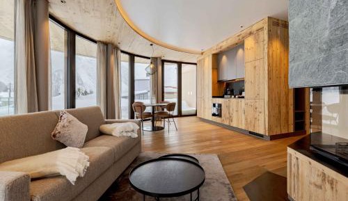 Penthouse 1-Bedroom Suite