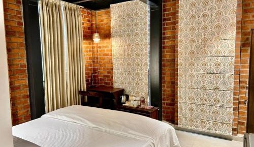 King Suite with Balcony