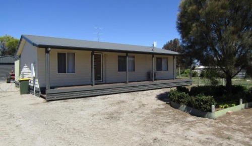 Three-Bedroom Holiday Home 