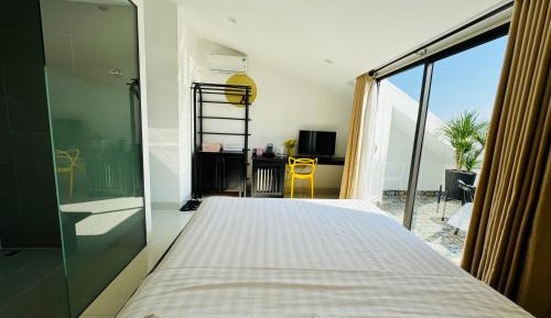 Deluxe Double or Twin Room