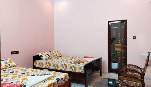 Standard Queen Room