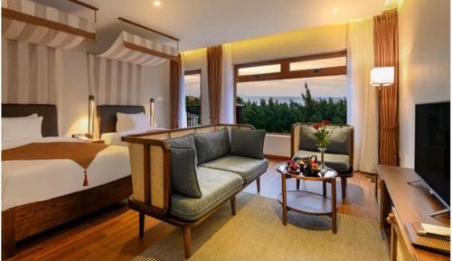 Deluxe Twin Room with Ocean View and Balcony