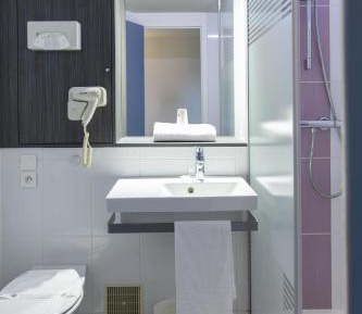 Triple Room (3 single Beds)