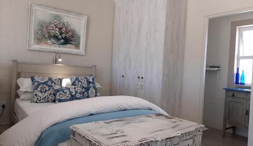 Deluxe Queen Suite