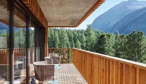 Three-Bedroom Apartment with Balcony
