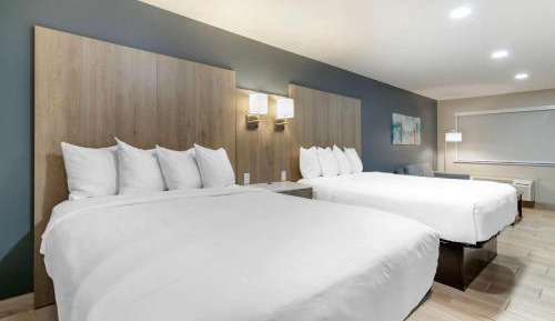 Junior Queen Suite with Two Queen Beds - Non-Smoking