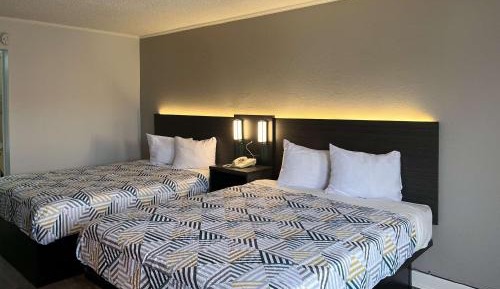 Queen Room with Two Queen Beds - Disability Access - Non-Smoking