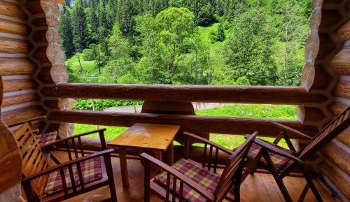 Double or Twin Room with Mountain View