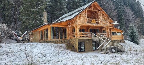 Double or Twin Room with Mountain View