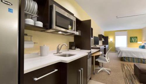 Queen Studio with Two Queen Beds - Non-Smoking