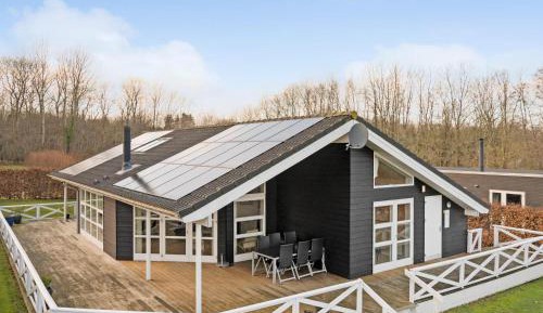 Three-Bedroom Vacation Home 