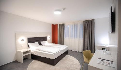 Superior Queen Room with Air Conditioning