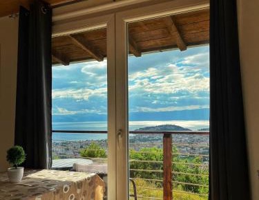 Apartment with Lake View