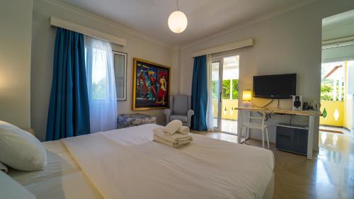 Triple Room with Balcony