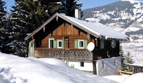 Three-Bedroom Holiday Home 