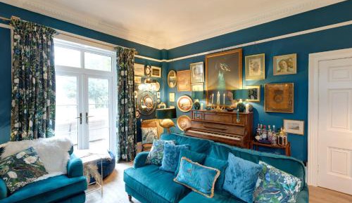 Villa with Garden View