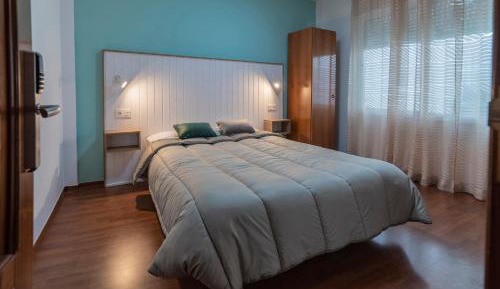 Single Room with Private Bathroom