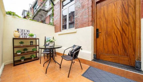 Apartment with Garden View