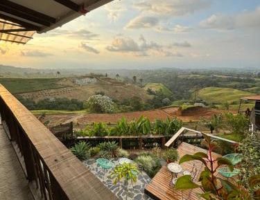 Suite with Mountain View