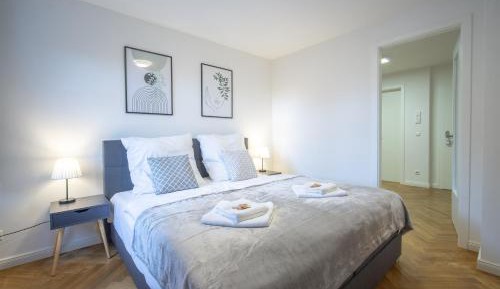 Deluxe Two-Bedroom Apartment