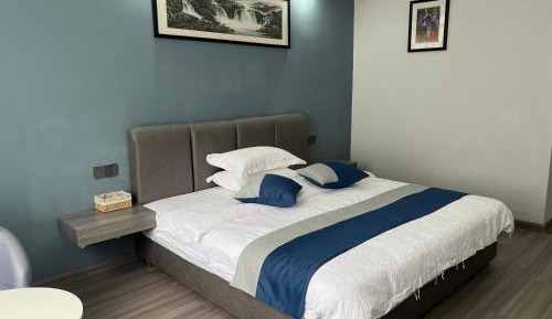 King Room with Mountain View