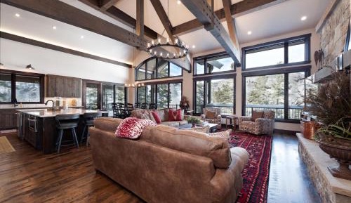 Five-Bedroom Holiday Home