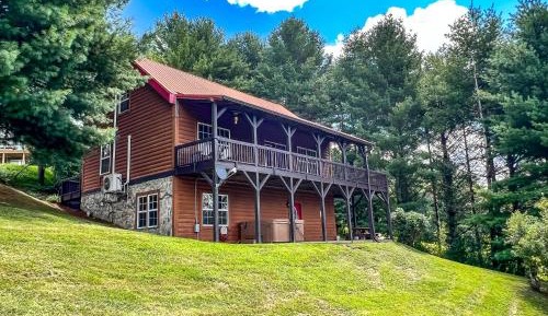Three-Bedroom Holiday Home 