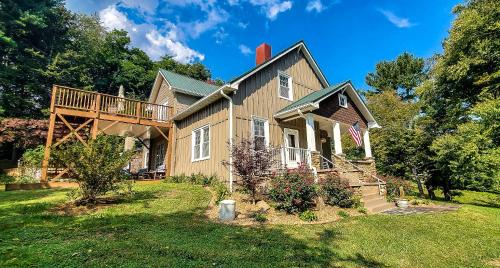 Four-Bedroom Holiday Home