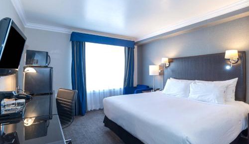 Standard Room, 1 King Bed