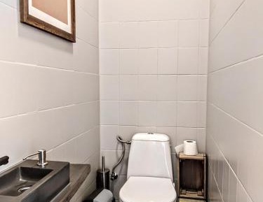 Apartment with Shower