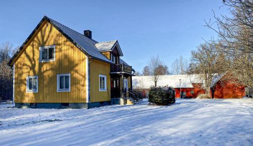 Two-Bedroom Holiday Home