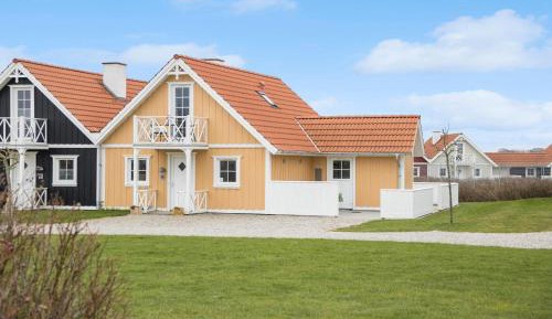 Three-Bedroom Holiday Home 