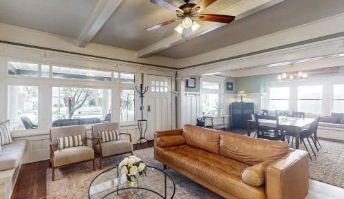 Five Bedroom Holiday Home