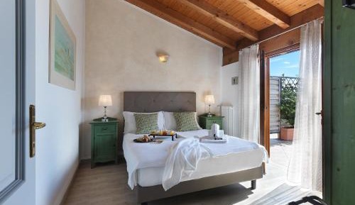 Junior Suite with Lake View
