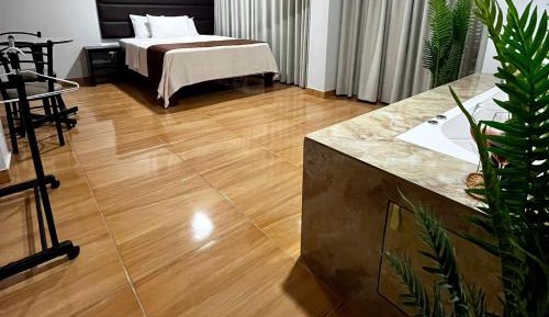 Deluxe Suite with Spa Bath
