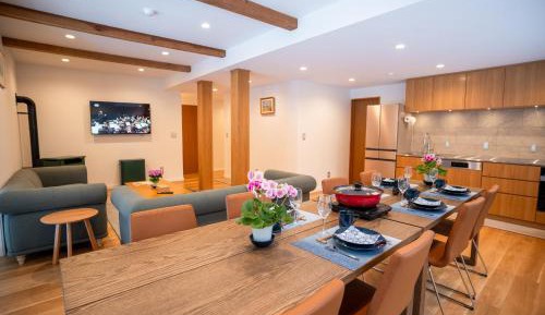 Three-Bedroom Apartment with Balcony