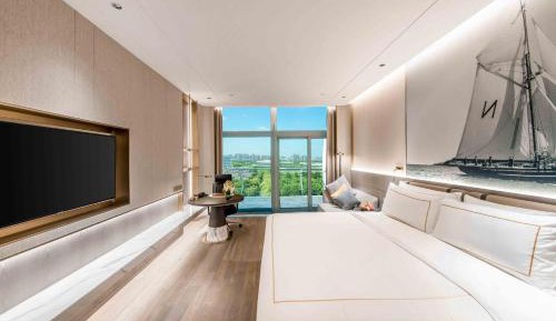 Premium King Room with Lounge Access - High Floor