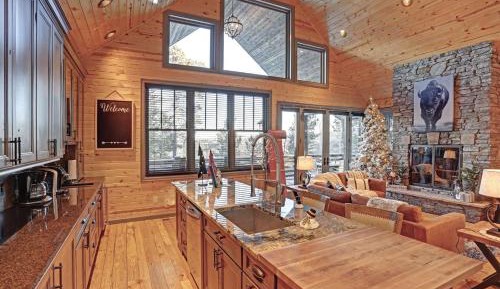 Four-Bedroom Holiday Home