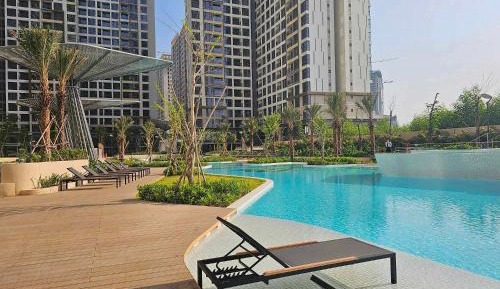 Apartment with Pool View 