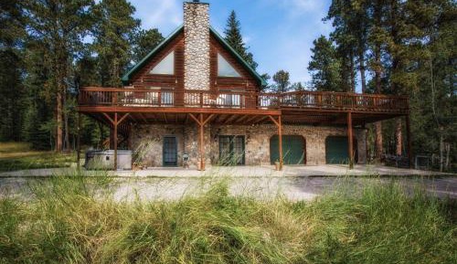Five-Bedroom Holiday Home