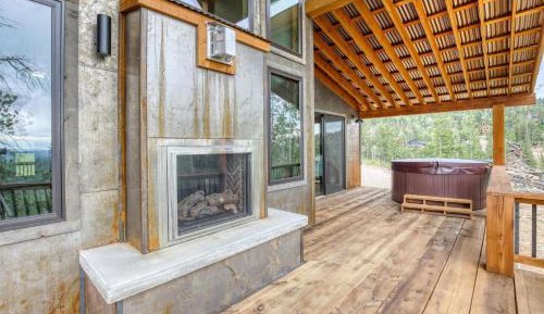 Four-Bedroom Holiday Home